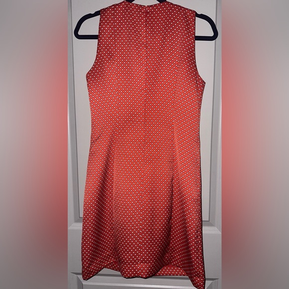 BANANA REPUBLIC // V-NECK SLEEVELESS SHIFT MINI, RED DRESS // SIZE 0 - Picture 2 of 8